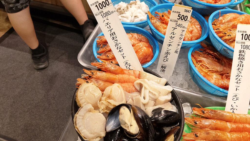 イオンモール神戸南 1階は魚介類がいっぱい2