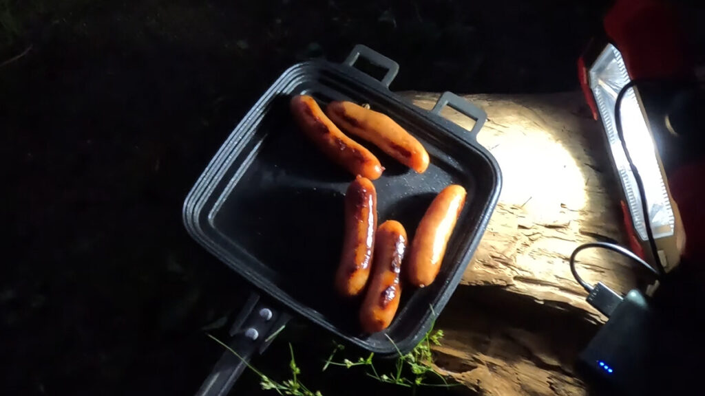チョリソーを焼く
