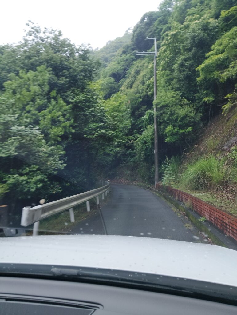 安室ダムキャンプ場_奥に進む